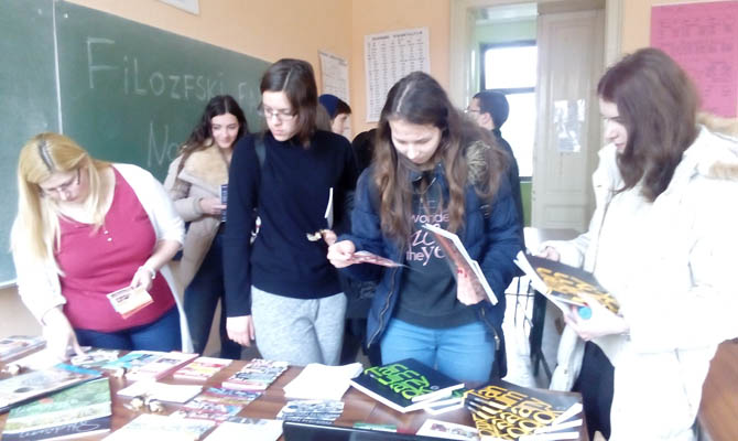 Az újvidéki BTK és a Magyar Tanszék a zentai oktatási szakkiállításon